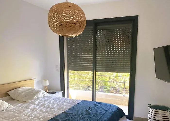 Casalonga, 8 Pers, Piscine Chauffee, 1km Cirendinu