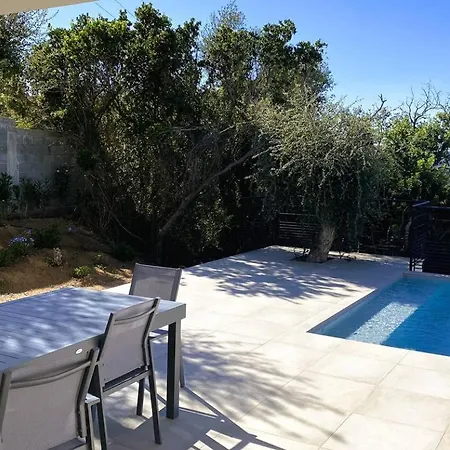 Casalonga, 8 Pers, Piscine Chauffee, 1km * Cirendinu